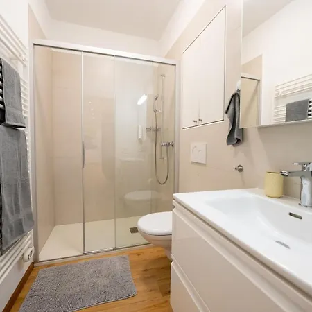 Loft Dv3 - Bellissimo Loft In Citta Vecchia דירה לוקרנו